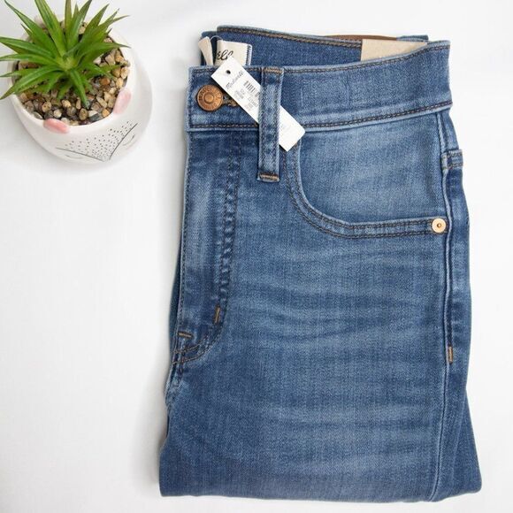 11" High-Rise Skinny Jeans in Layne Wash - Picture 12 of 12